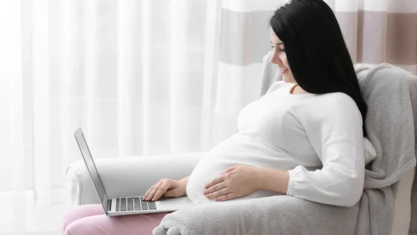 16 Best Side Jobs to Make Money While Pregnant